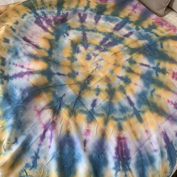 Tie-Dye scarf, soft and light-weigh perfect for spring! - Picture 4 of 4